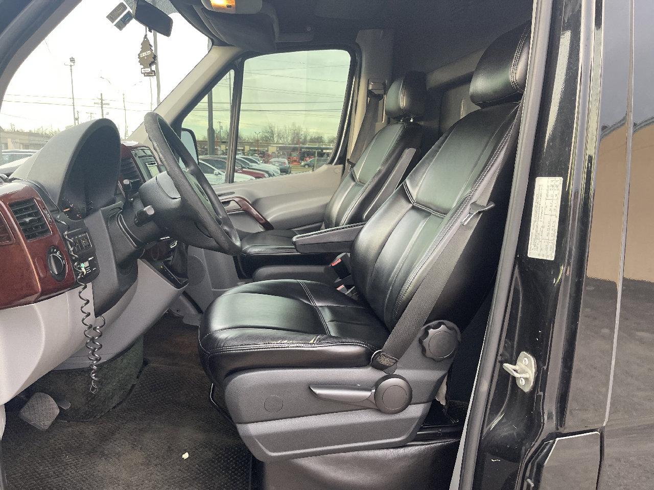 Used 2009 Dodge Sprinter 2500 image 10
