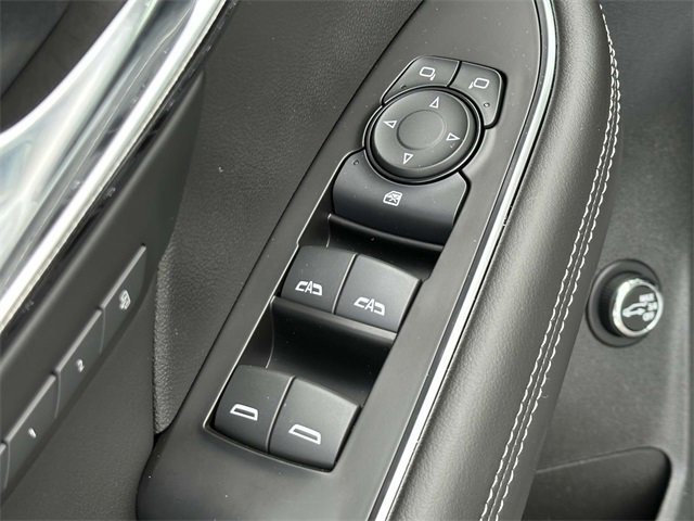 Used 2023 Buick Envision Essence w/ Technology Package I image 25