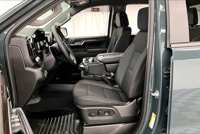 Used 2026 Chevrolet Silverado 1500 LT AWD/4WD image 24