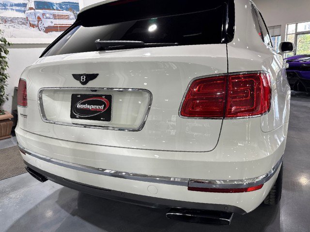Used 2018 Bentley Bentayga image 39