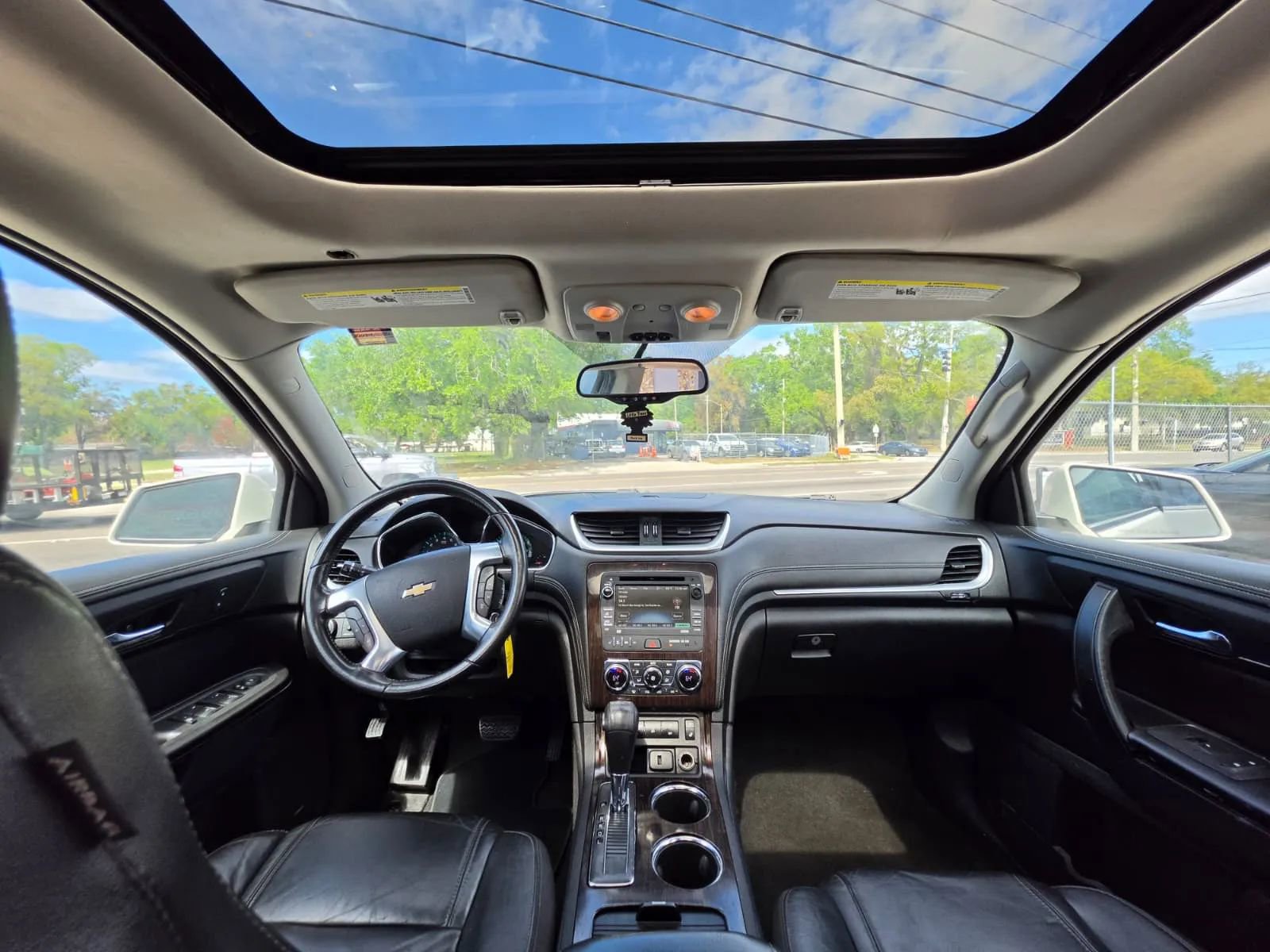 Used 2015 Chevrolet Traverse LT image 14