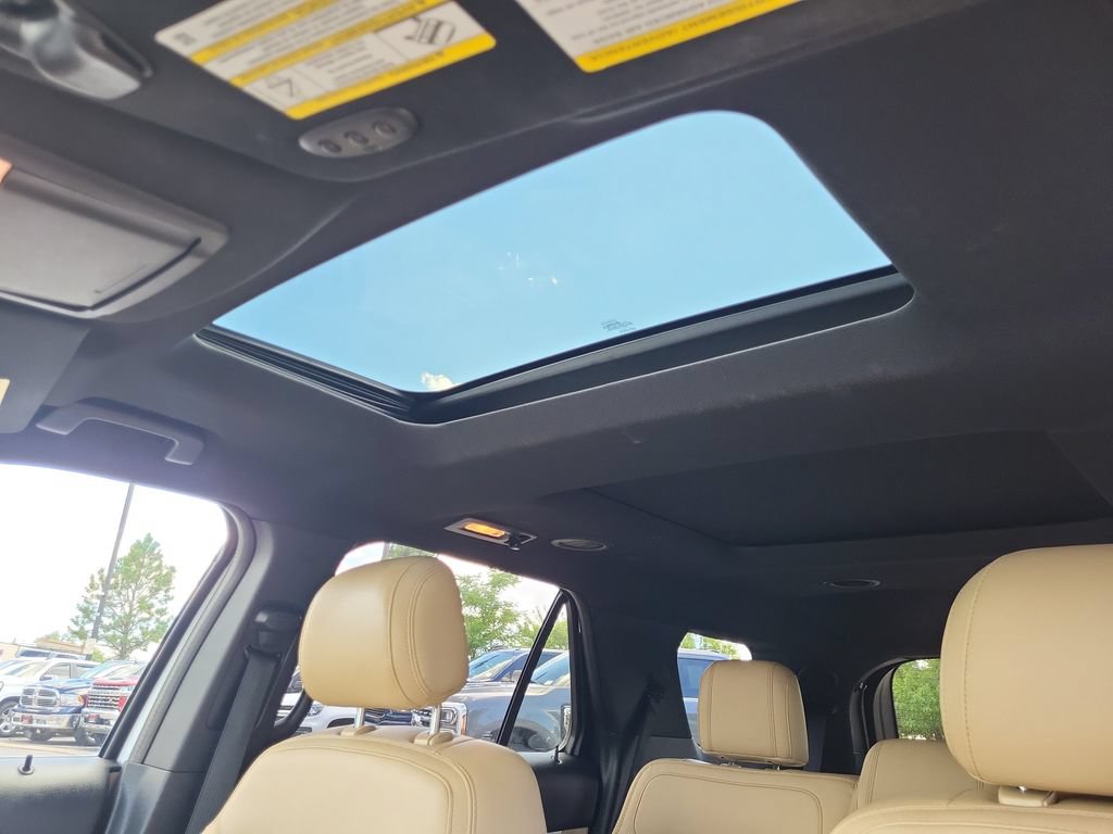 Used 2017 Ford Explorer Limited w/ Equipment Group 301A AWD/4WD image 32