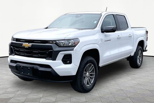 Used 2023 Chevrolet Colorado LT w/ LT Convenience Package RWD image 3
