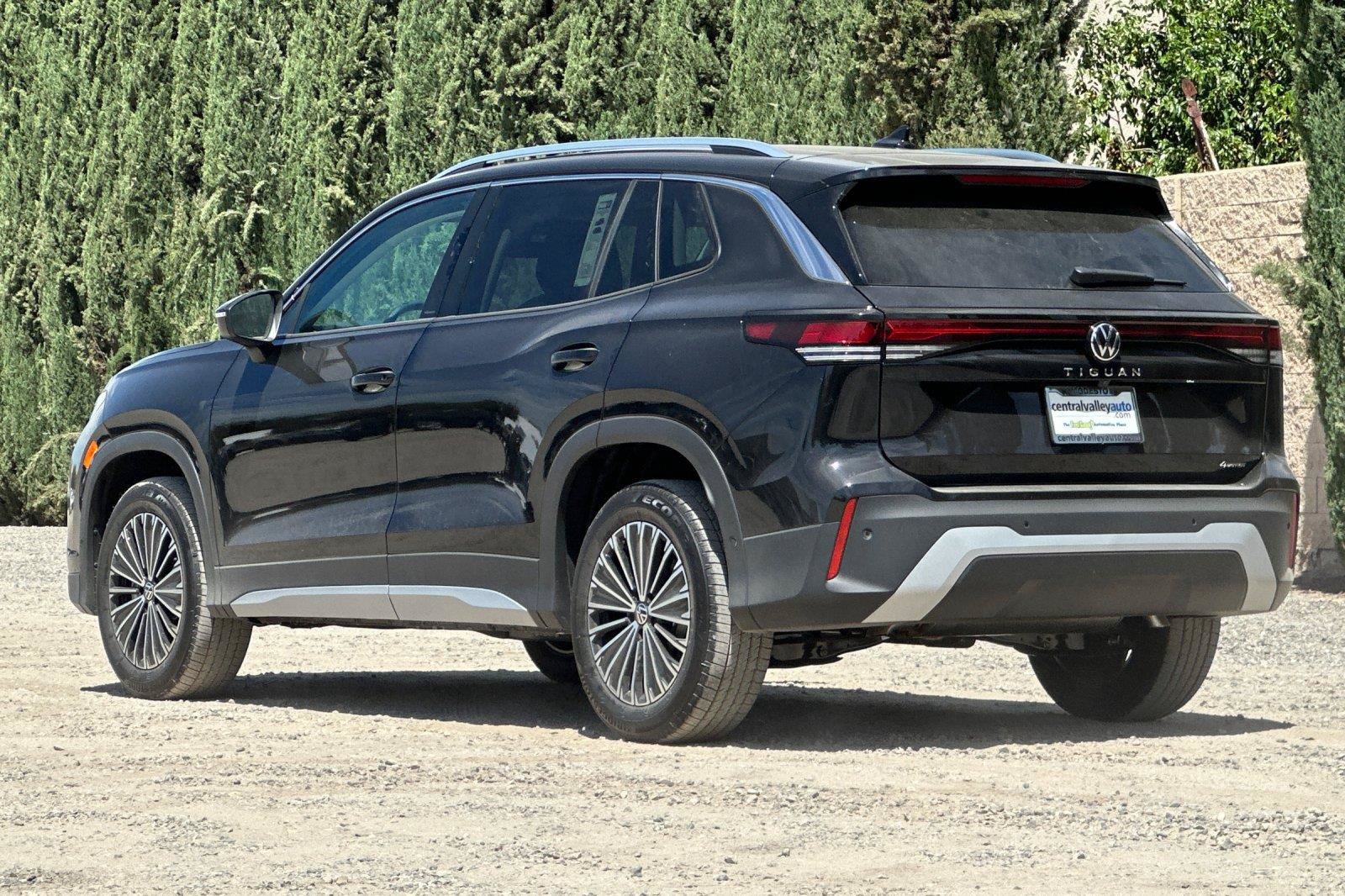 New 2026 Volkswagen Tiguan S AWD/4WD image 6