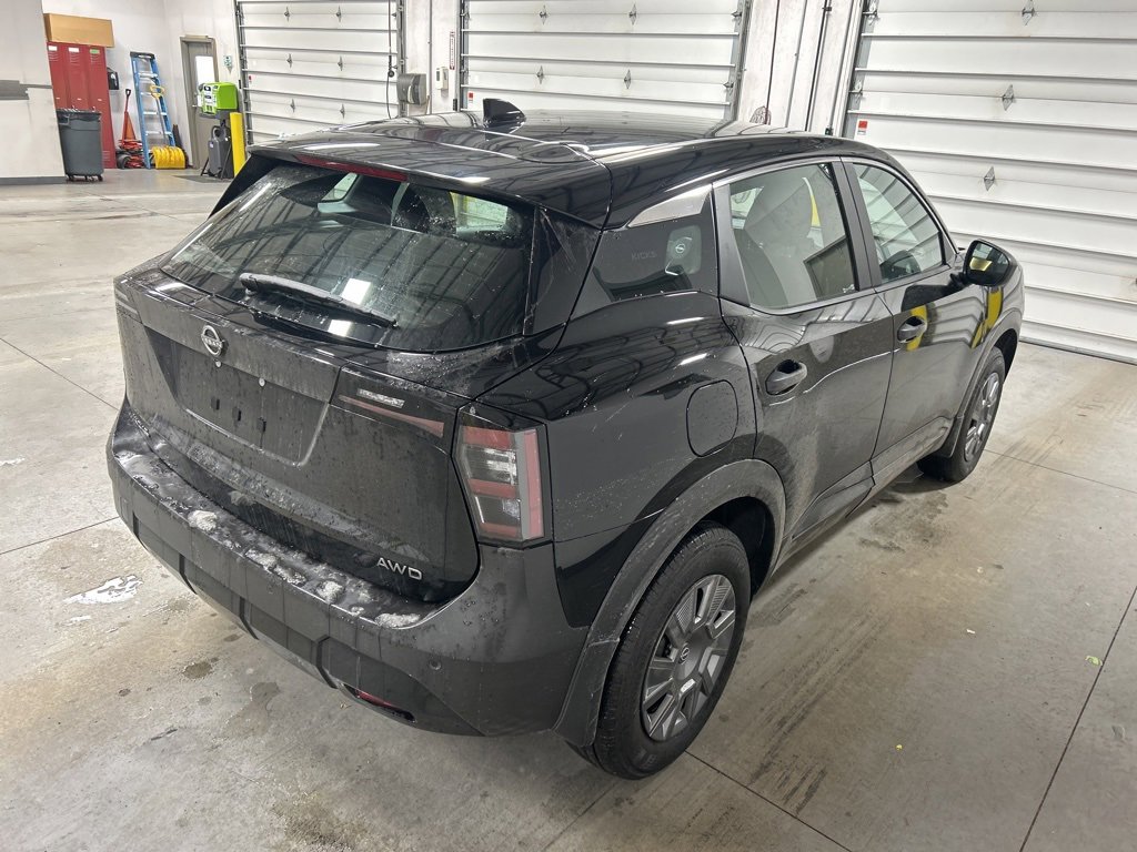 Used 2025 Nissan Kicks S image 4
