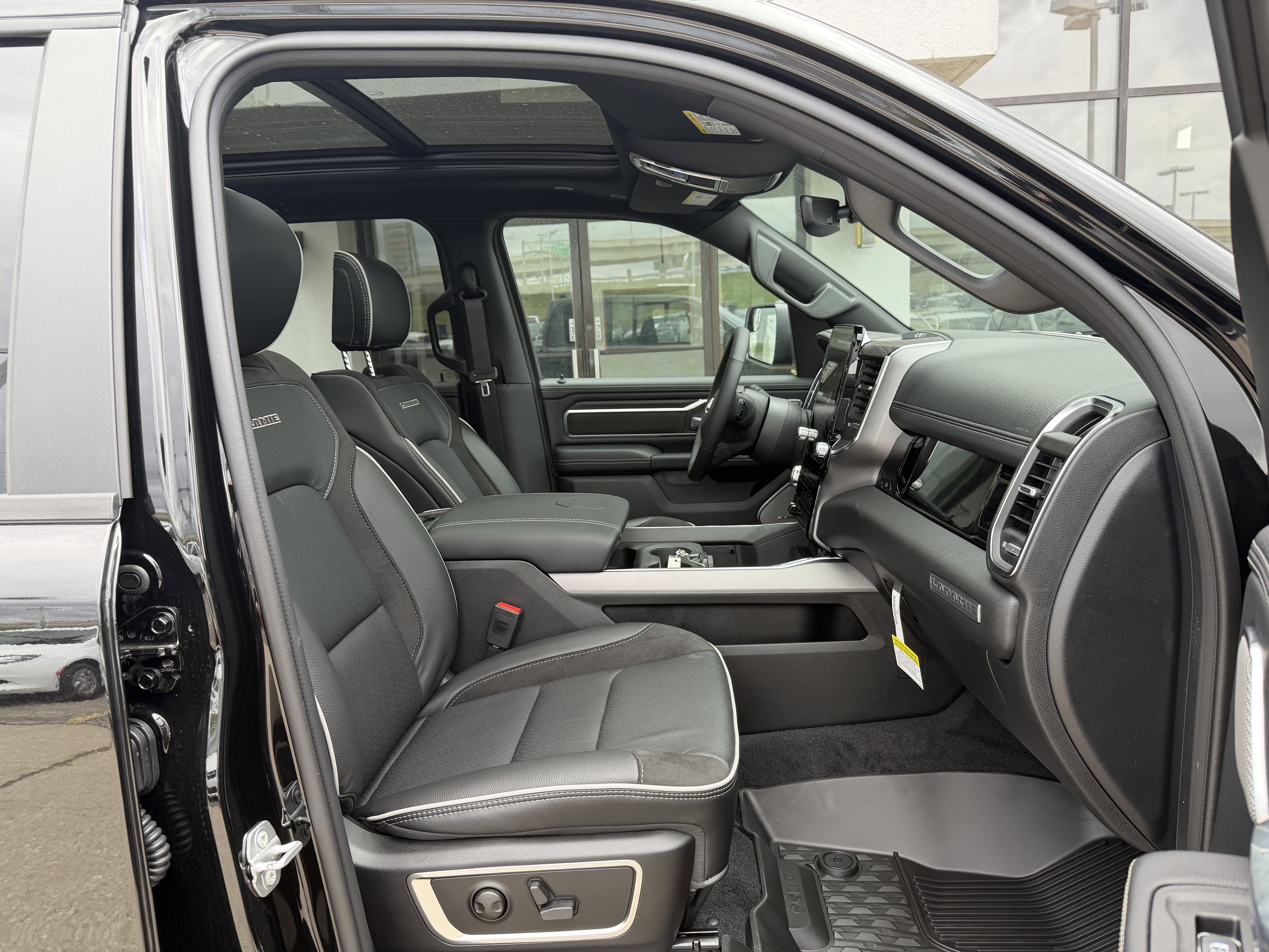 New 2026 RAM 1500 Laramie w/ Night Edition AWD/4WD image 27