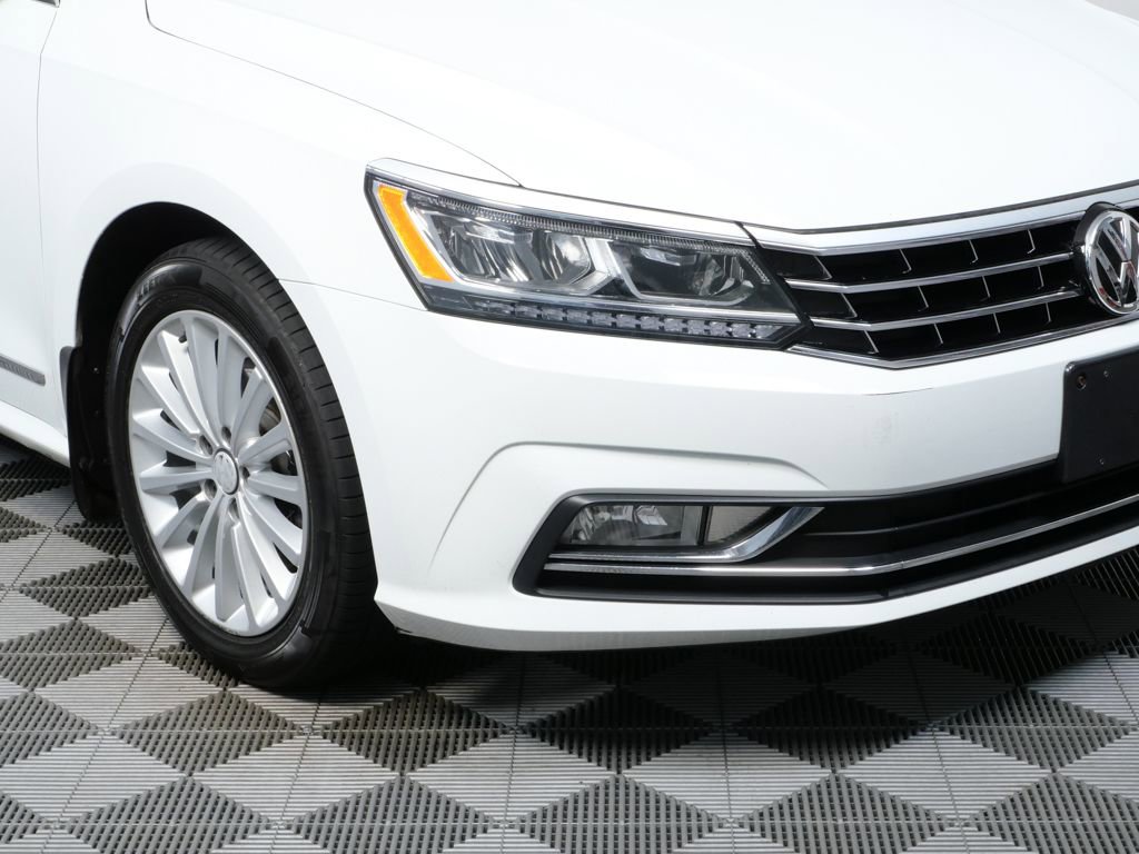 Used 2016 Volkswagen Passat 1.8T SE image 33