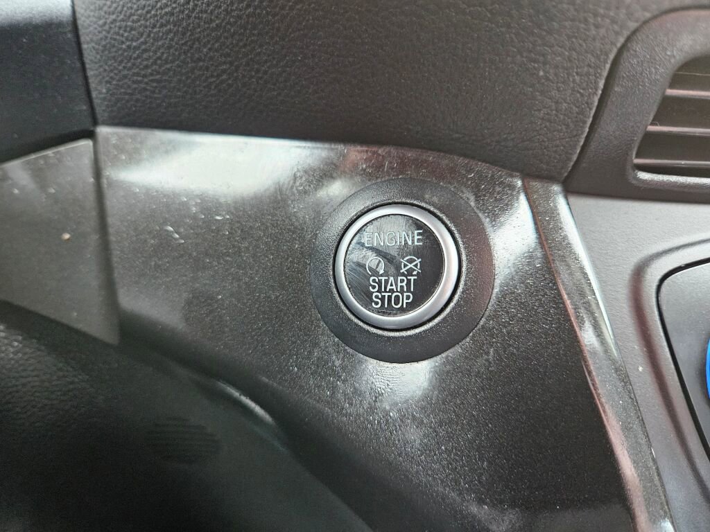 Used 2017 Ford Escape Titanium image 28