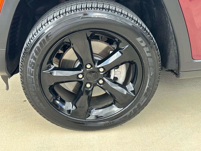 Used 2025 Jeep Grand Cherokee L Altitude image 6