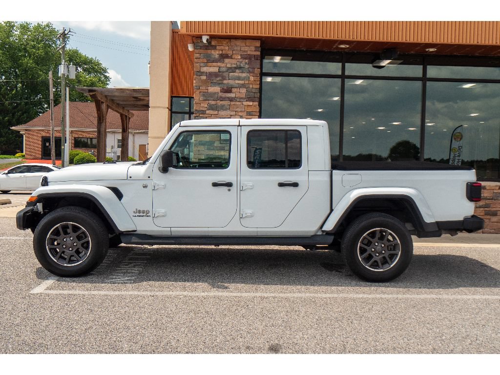Used 2020 Jeep Gladiator Overland w/ Safety Group AWD/4WD image 6