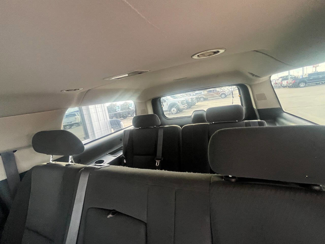 Used 2010 Chevrolet Suburban LS image 6