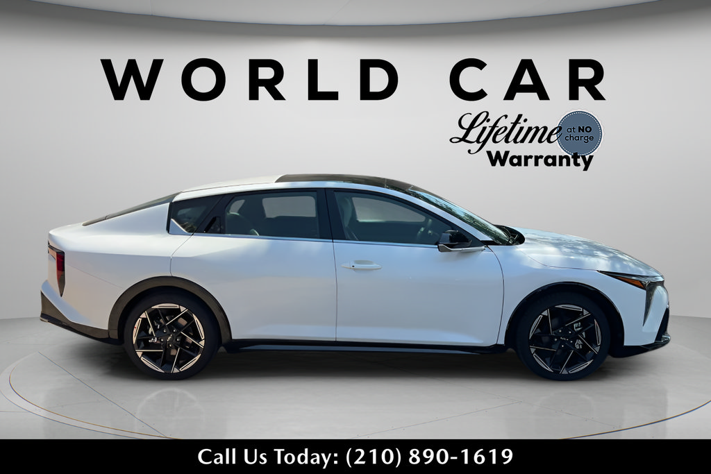 New 2026 Kia K4 GT-Line w/ GT-Line Premium Package FWD image 3
