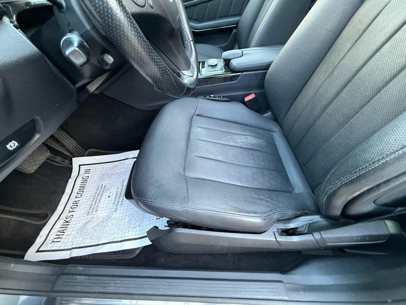 Used 2010 Mercedes-Benz E 550 Sedan image 29
