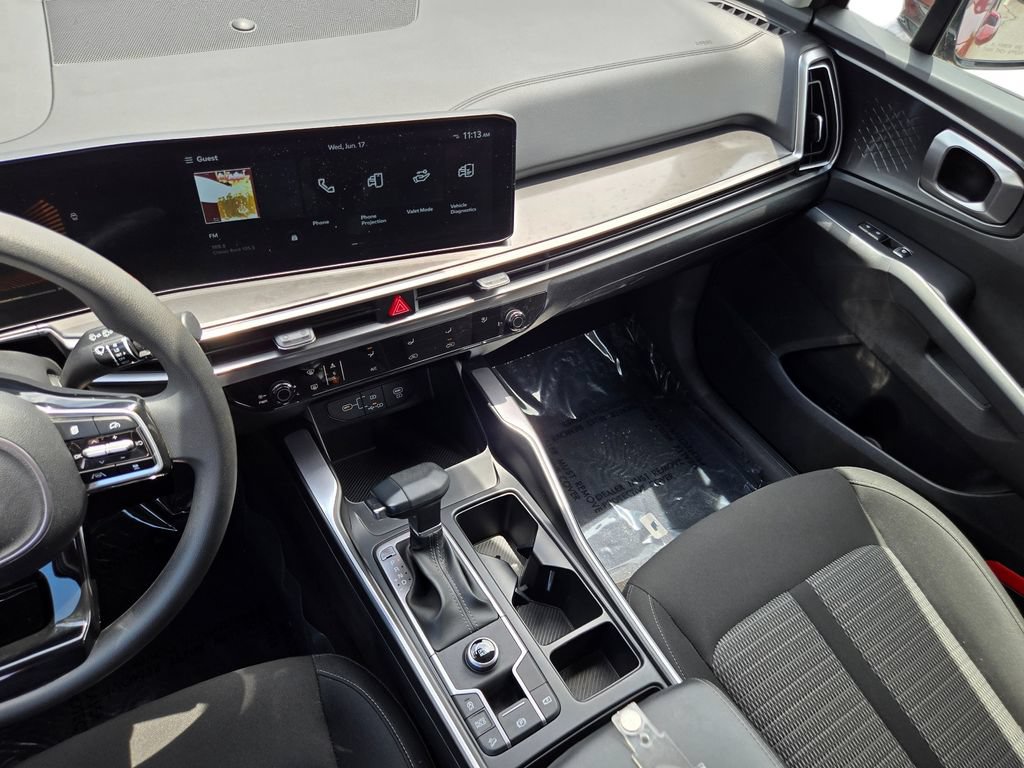 Certified 2025 Kia Sorento LX FWD image 23