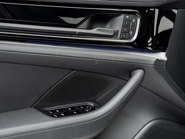 Certified 2025 Porsche Panamera 4 image 8