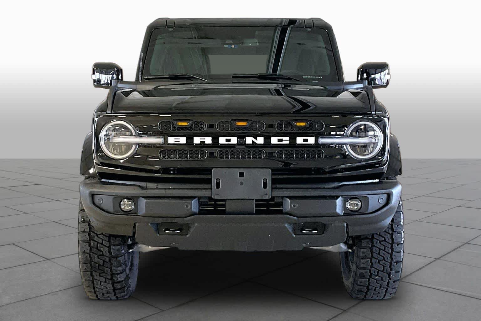 Used 2025 Ford Bronco Outer Banks AWD/4WD image 3