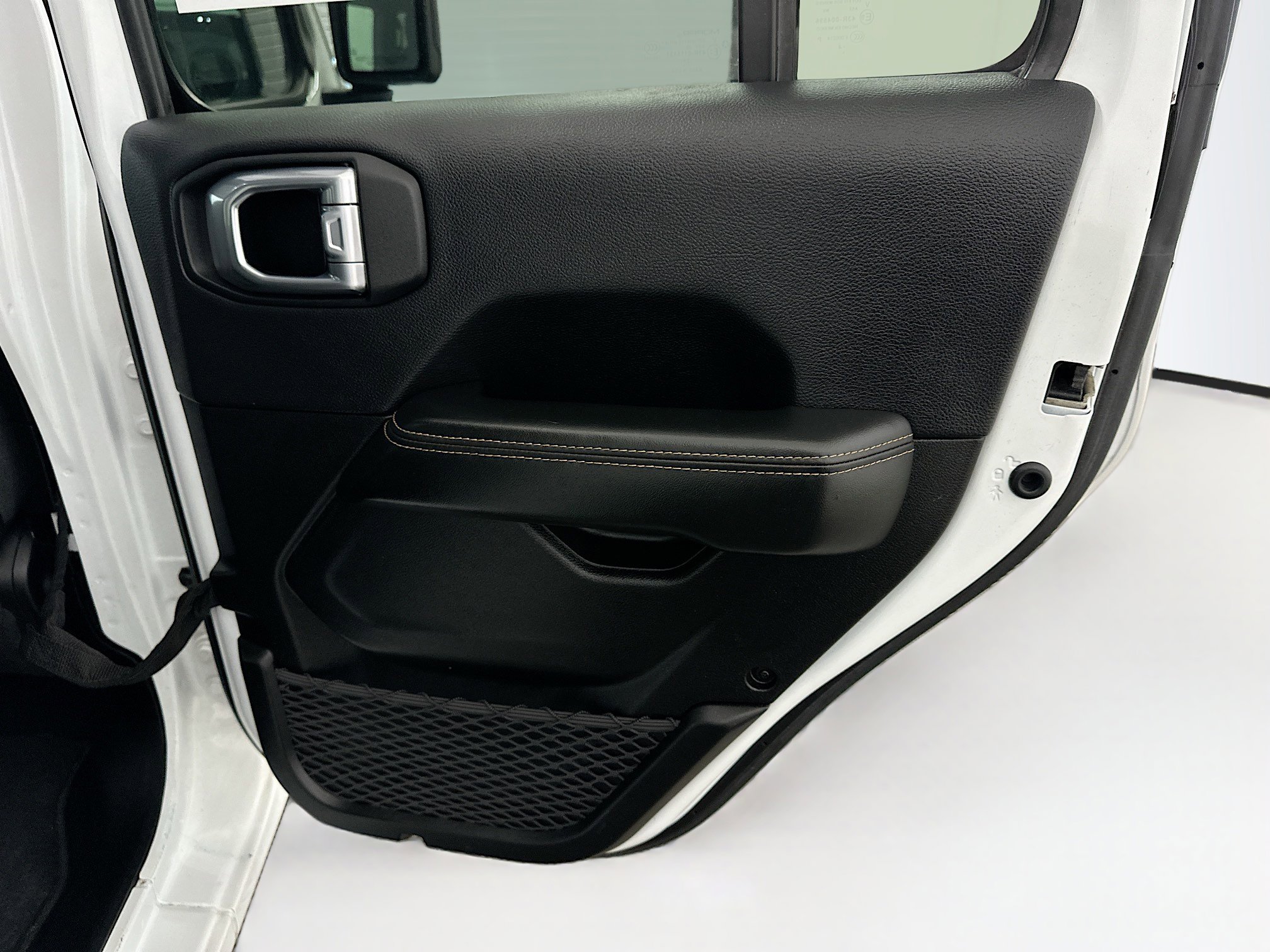 Used 2025 Jeep Wrangler Sahara image 30