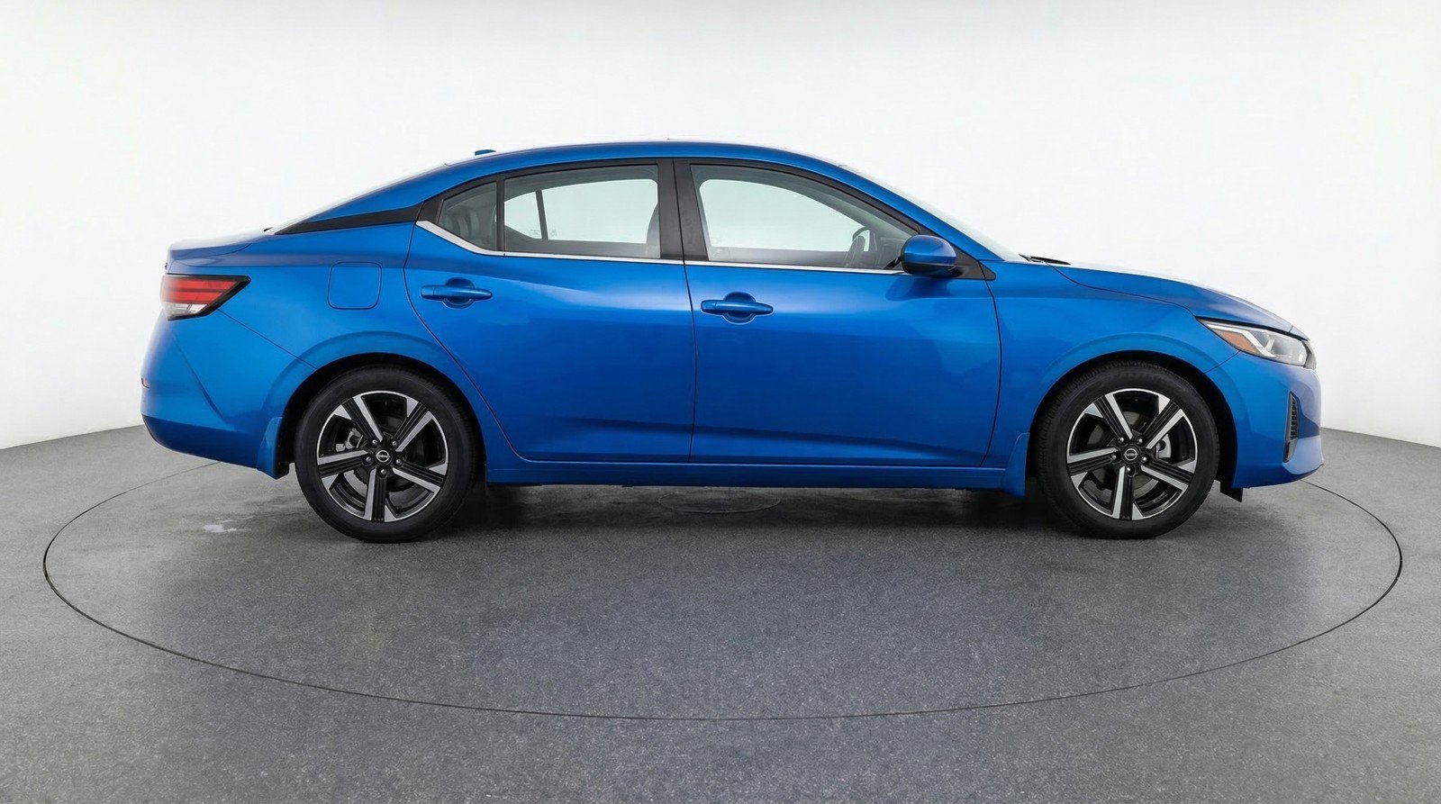 Used 2025 Nissan Sentra SV FWD image 11