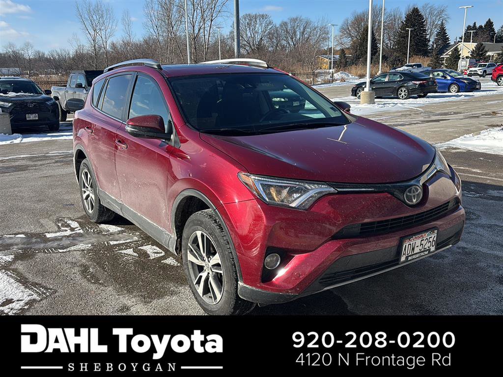 Used 2018 Toyota RAV4 XLE image 1