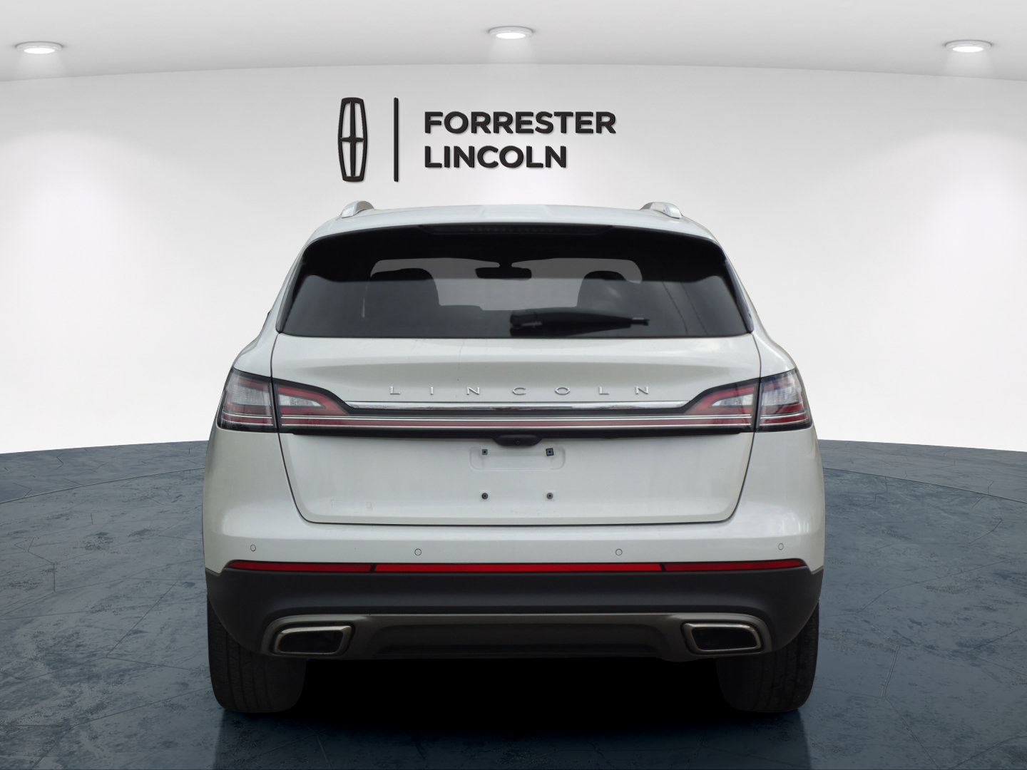 Used 2023 Lincoln Nautilus Reserve AWD/4WD image 4