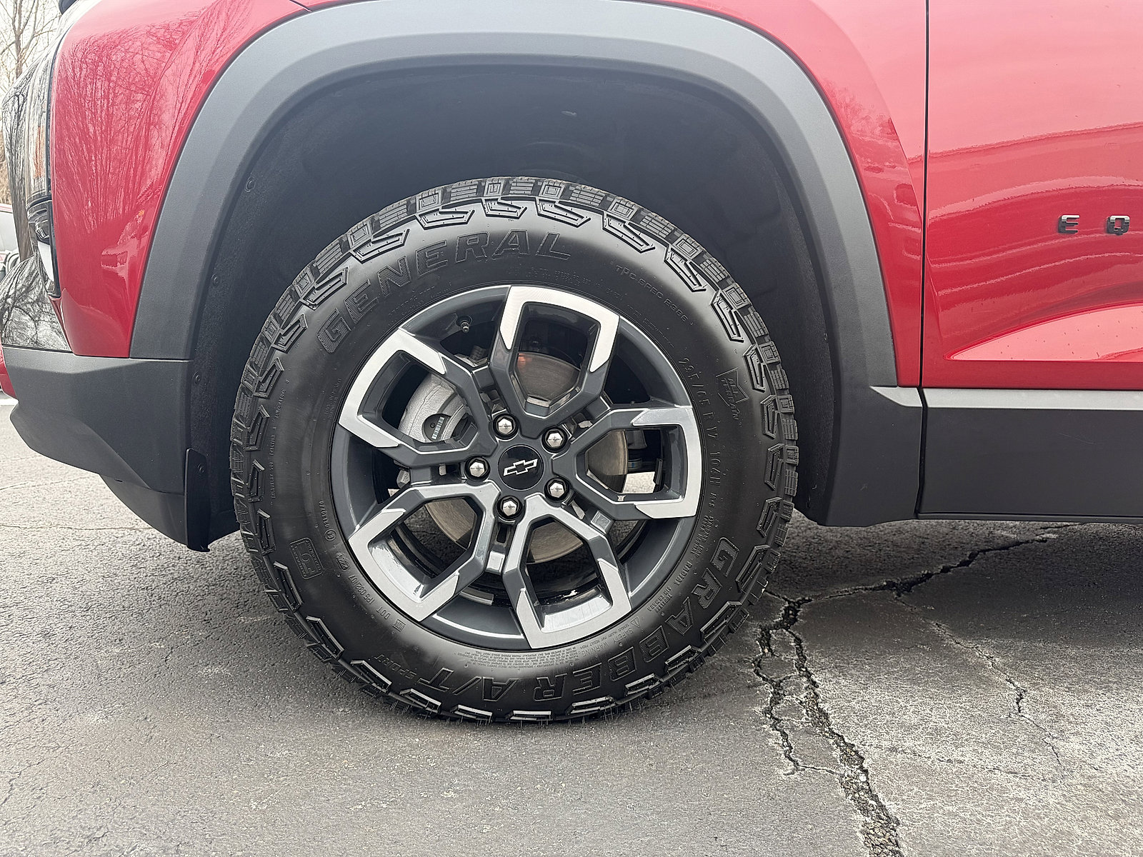 Used 2025 Chevrolet Equinox ACTIV w/ Safety and Technology Package image 9