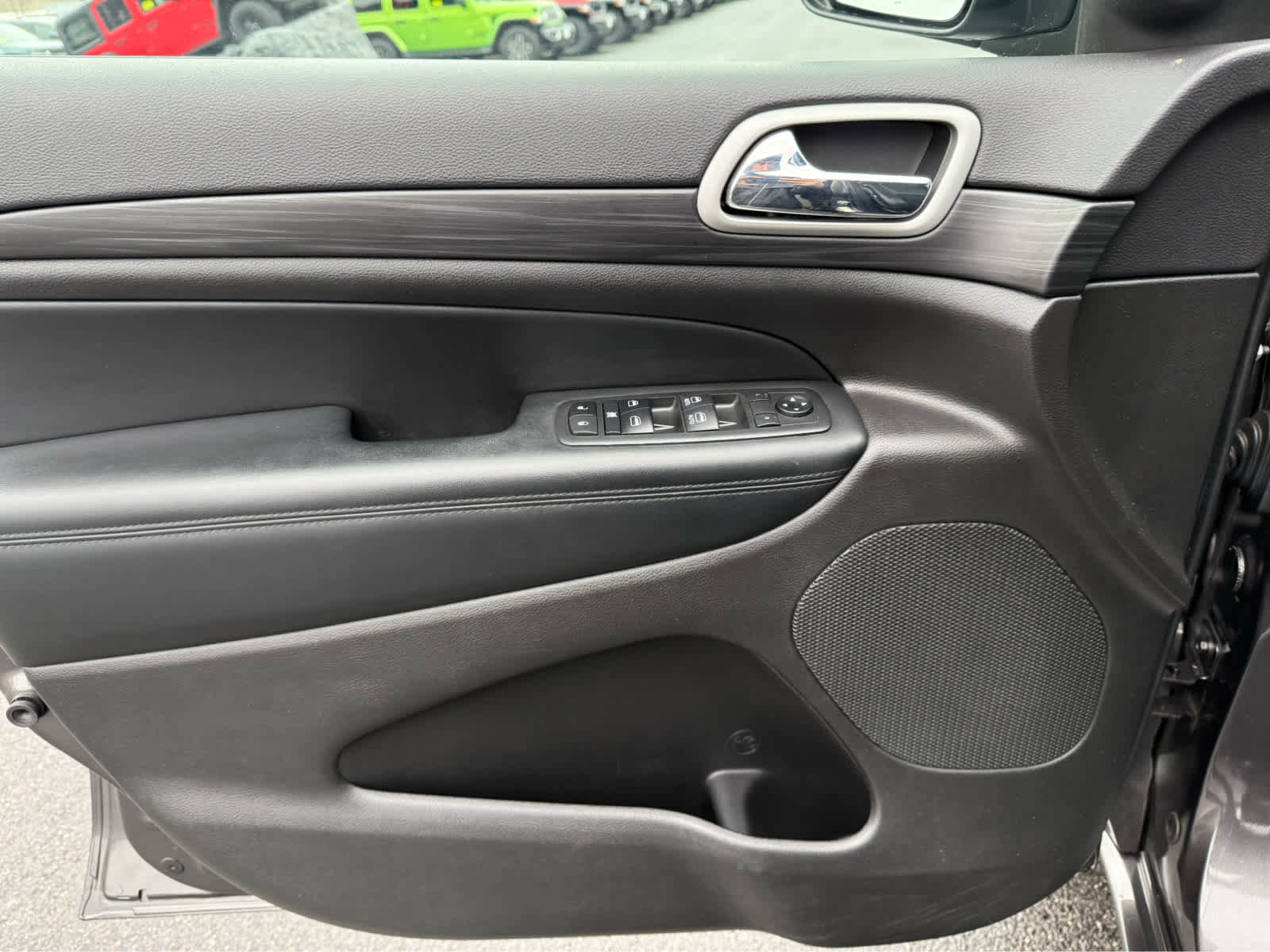 Used 2021 Jeep Grand Cherokee Laredo X image 11