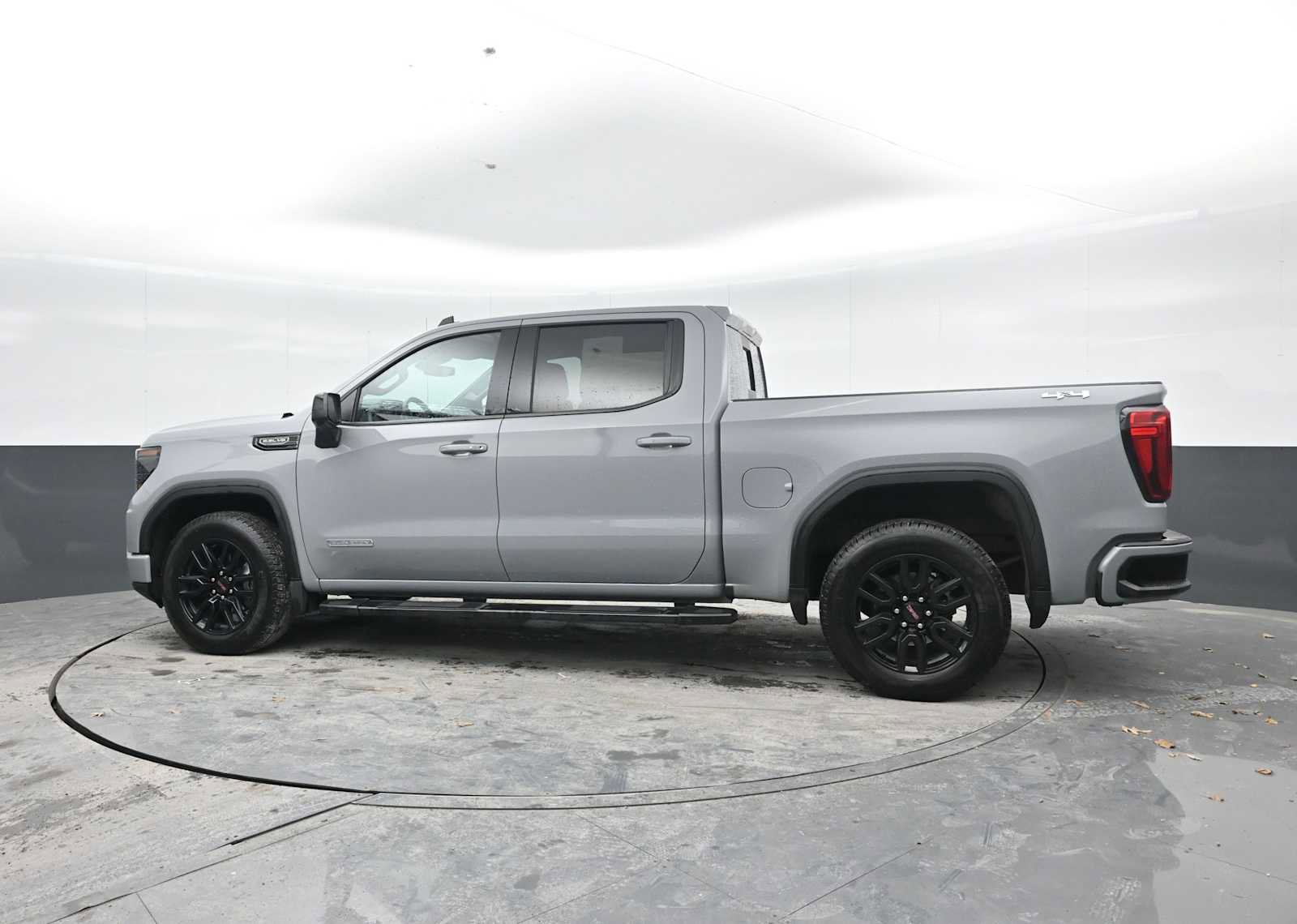 Used 2024 GMC Sierra 1500 Elevation w/ Elevation Premium Package image 2