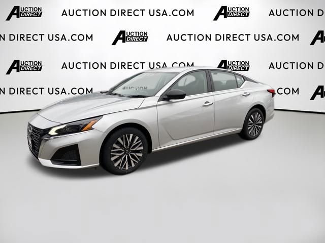 Used 2024 Nissan Altima 2.5 SV