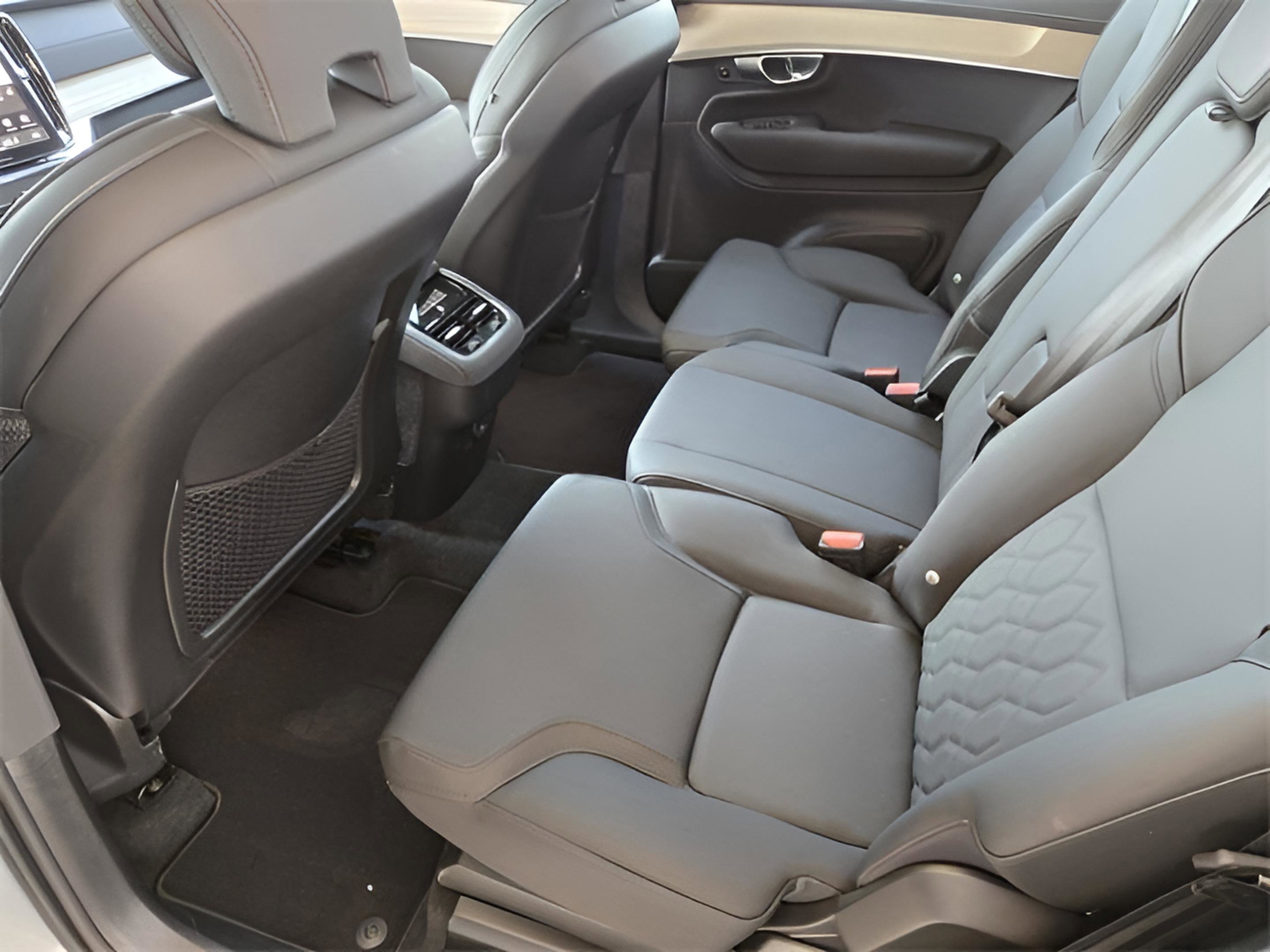 Used 2025 Volvo XC90 B6 Core w/ Protection Package image 27