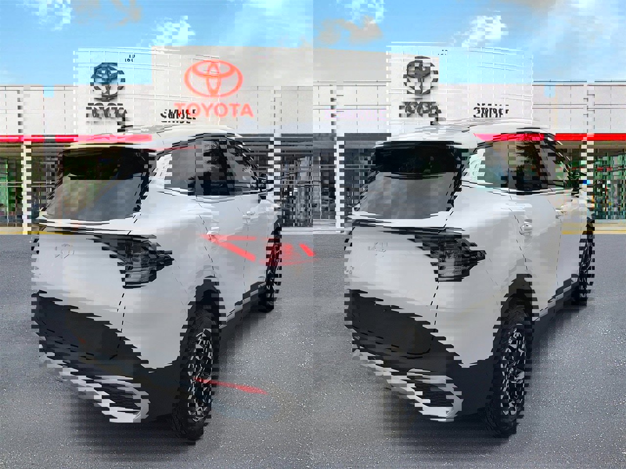 Used 2025 Kia Sportage LX image 3