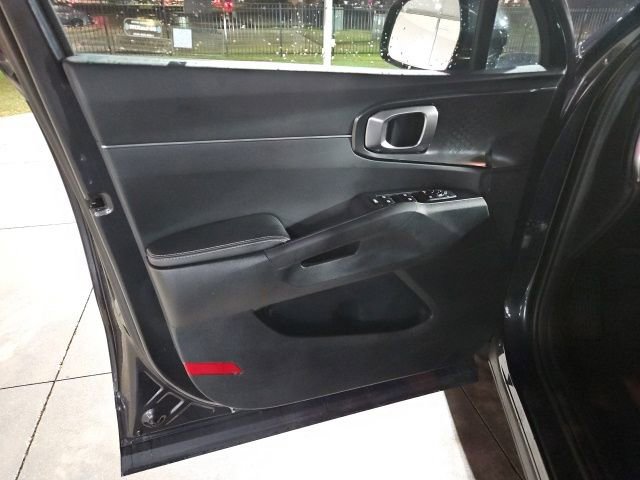 Used 2025 Kia Sorento LX image 26