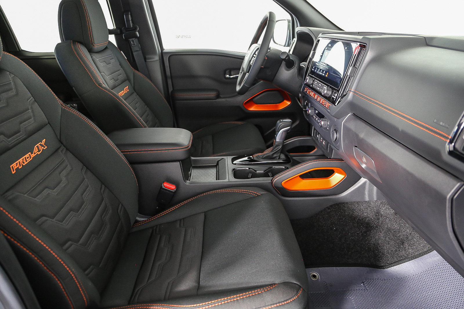 New 2025 Nissan Frontier PRO-4X w/ Tow Package AWD/4WD image 18