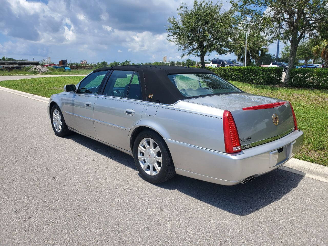Used 2008 Cadillac DTS Luxury I image 8