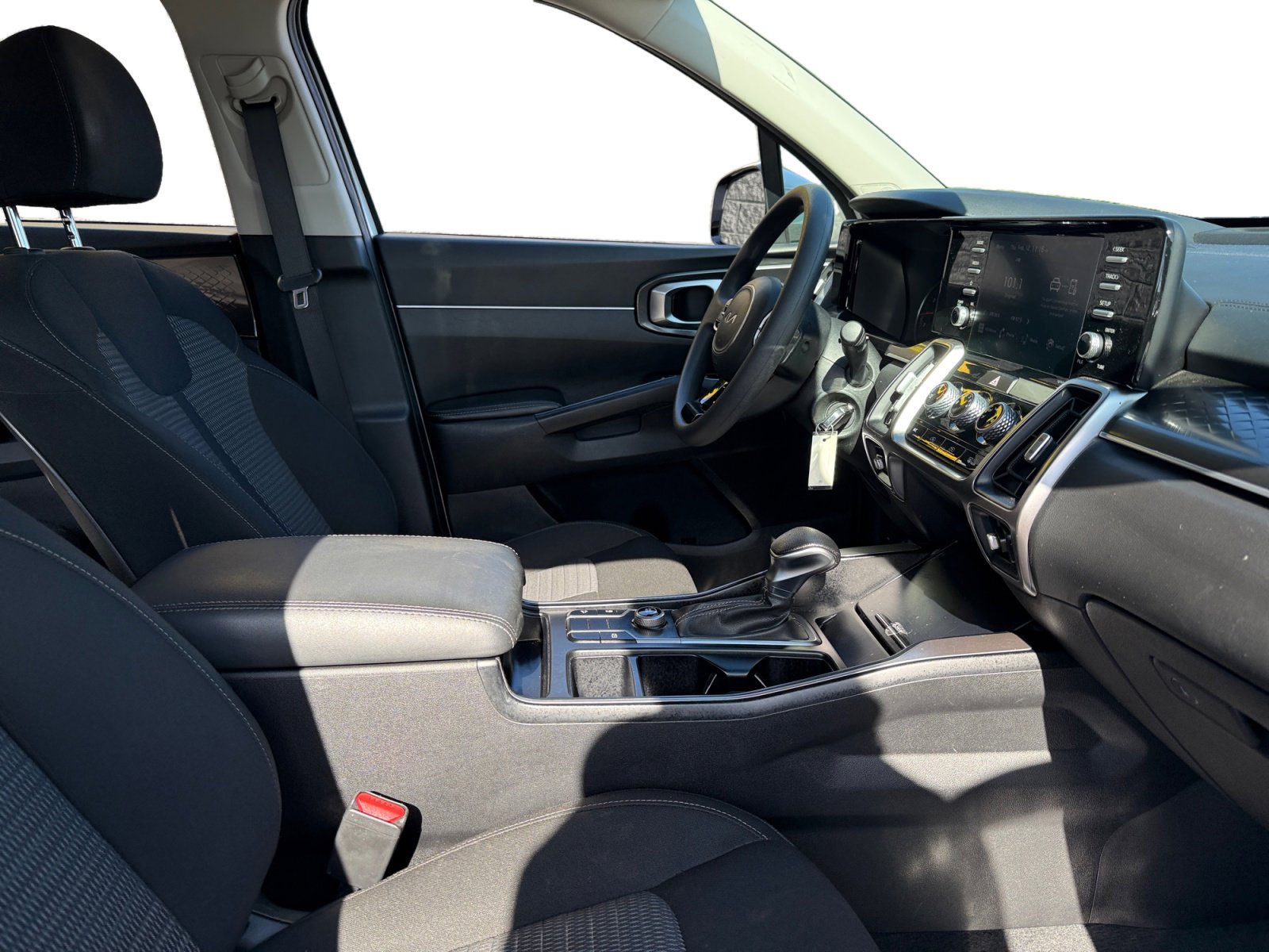Used 2023 Kia Sorento LX image 14