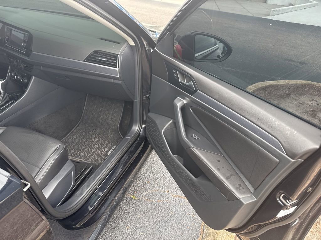Used 2024 Volkswagen Jetta SE image 6
