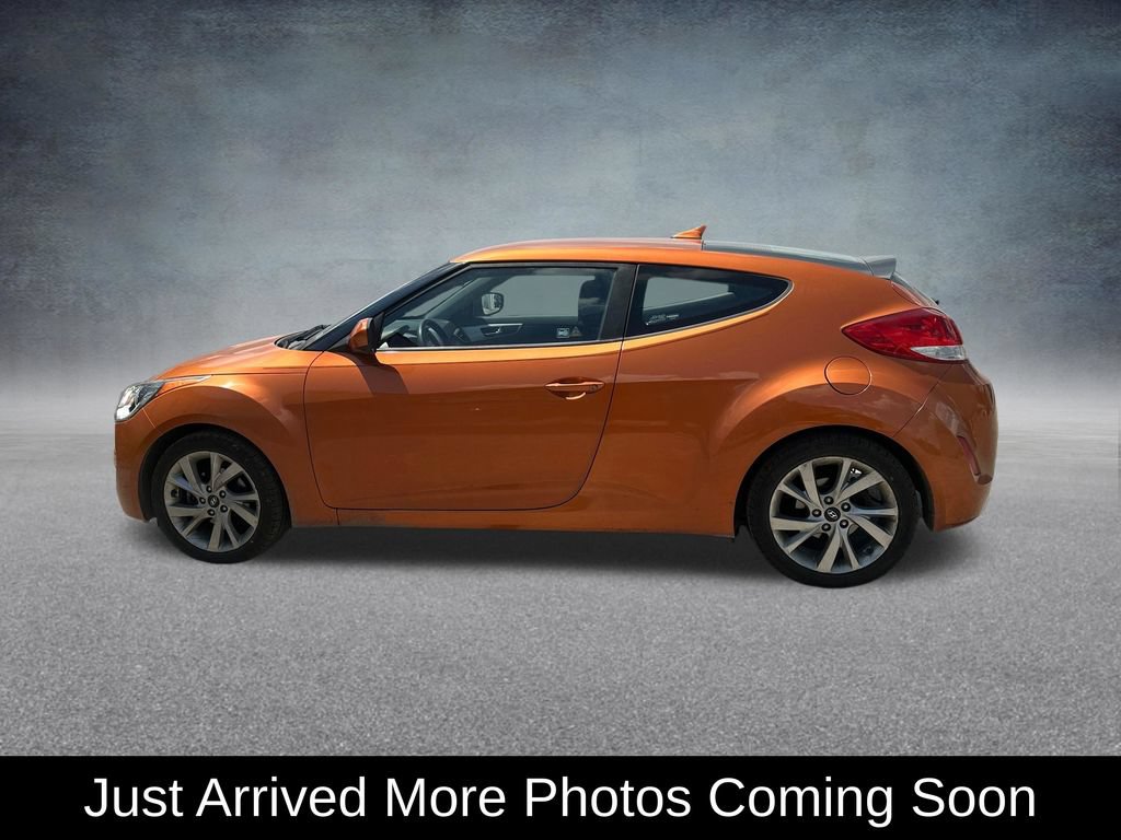 Used 2016 Hyundai Veloster FWD video 2