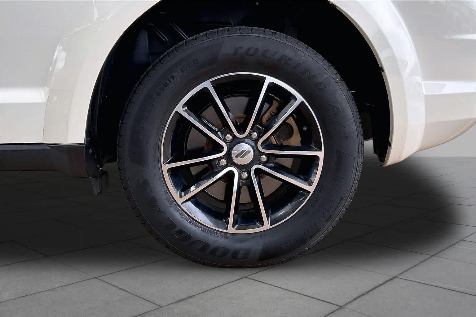 Used 2018 Dodge Journey SE w/ Popular Equipment Group FWD image 12