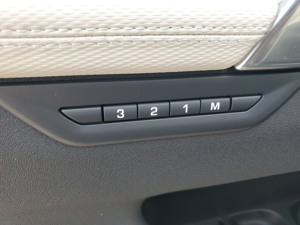 Used 2026 Land Rover Discovery Sport Landmark AWD/4WD image 10