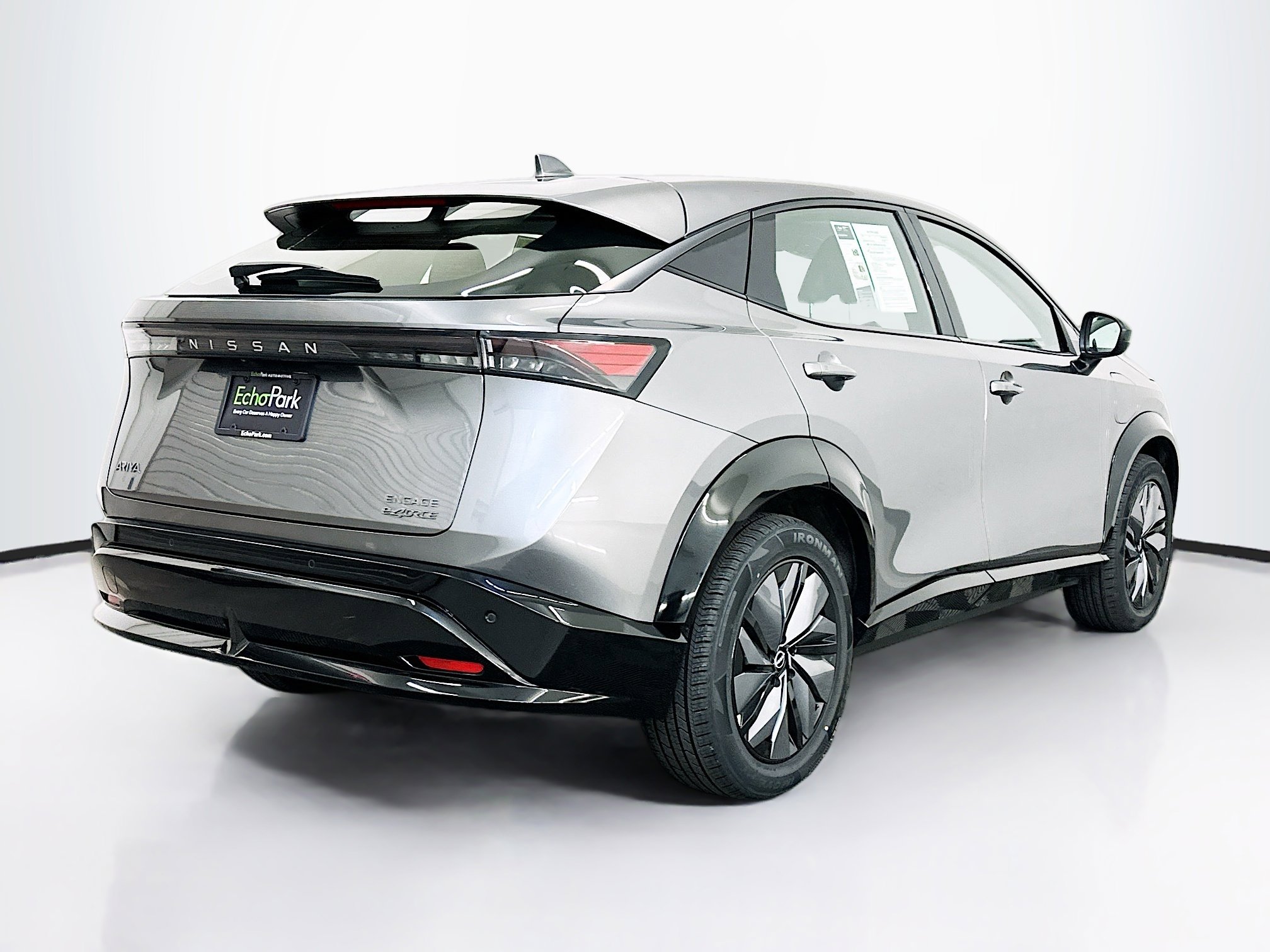 Used 2023 Nissan Ariya AWD image 9