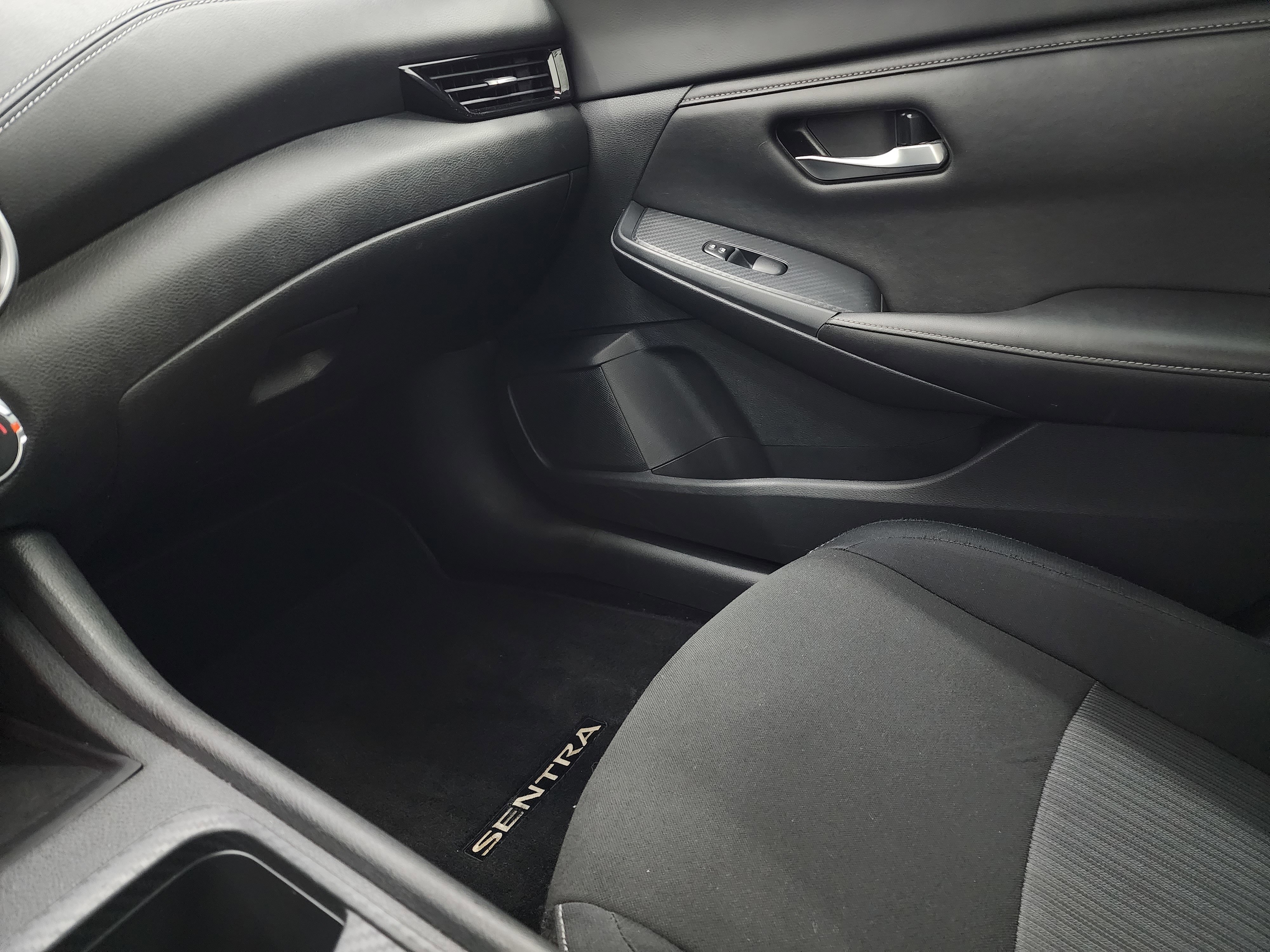 Used 2023 Nissan Sentra SV image 12