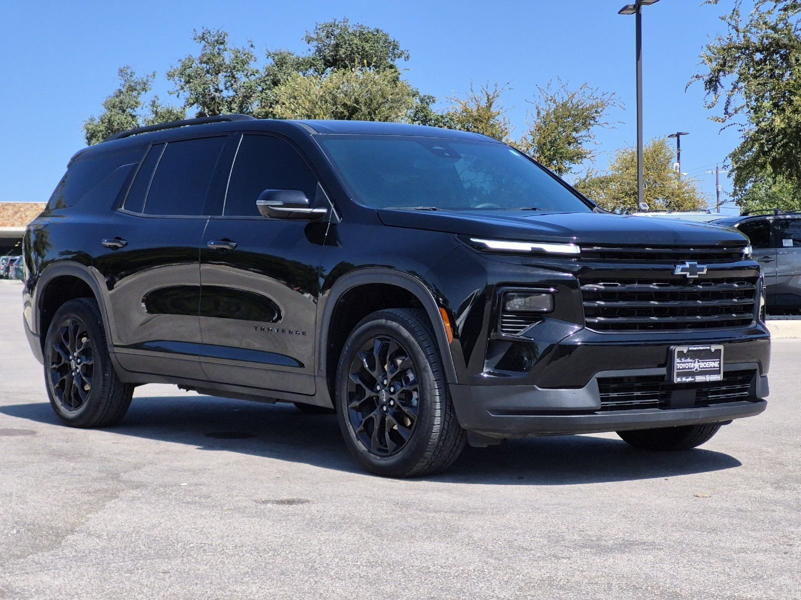 Used 2024 Chevrolet Traverse LT w/ Midnight/Sport Edition FWD image 7