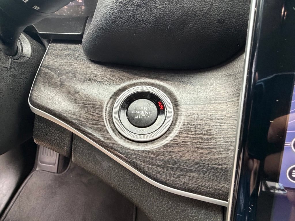 Certified 2021 Jeep Grand Cherokee L Limited AWD/4WD image 30