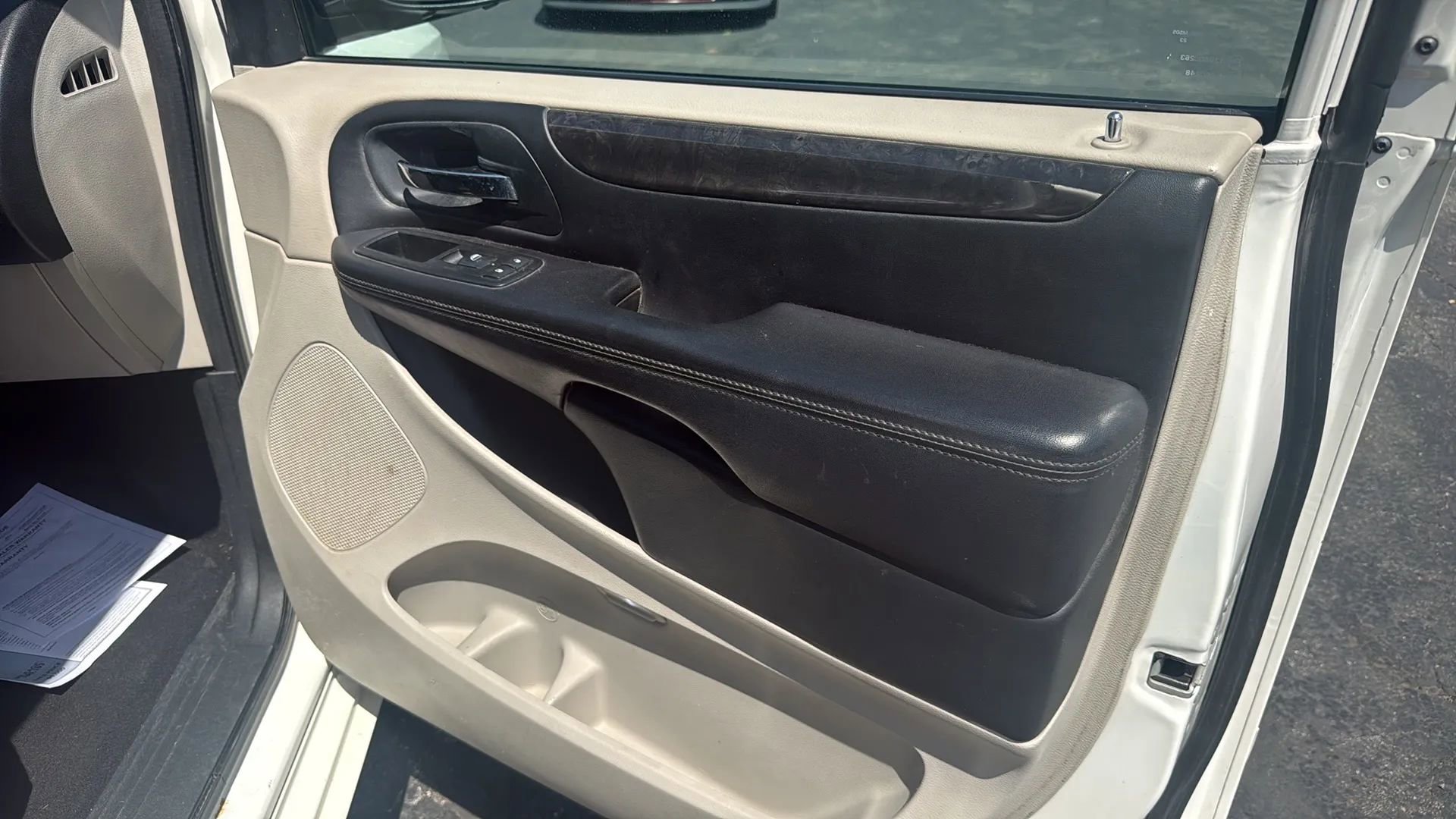 Used 2013 Dodge Grand Caravan SXT FWD image 23