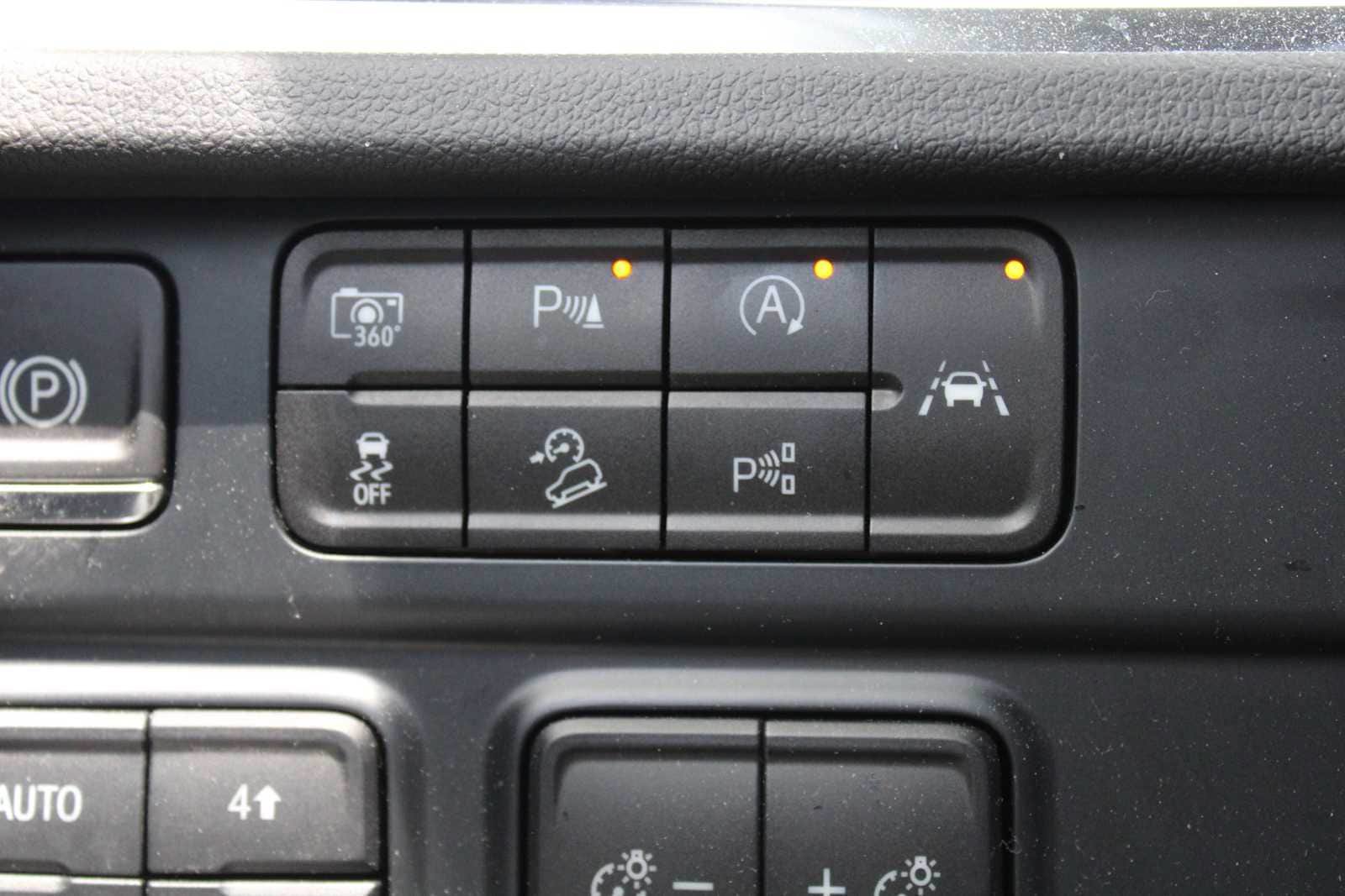 Certified 2025 Chevrolet Suburban Z71 w/ Comfort Package AWD/4WD image 14