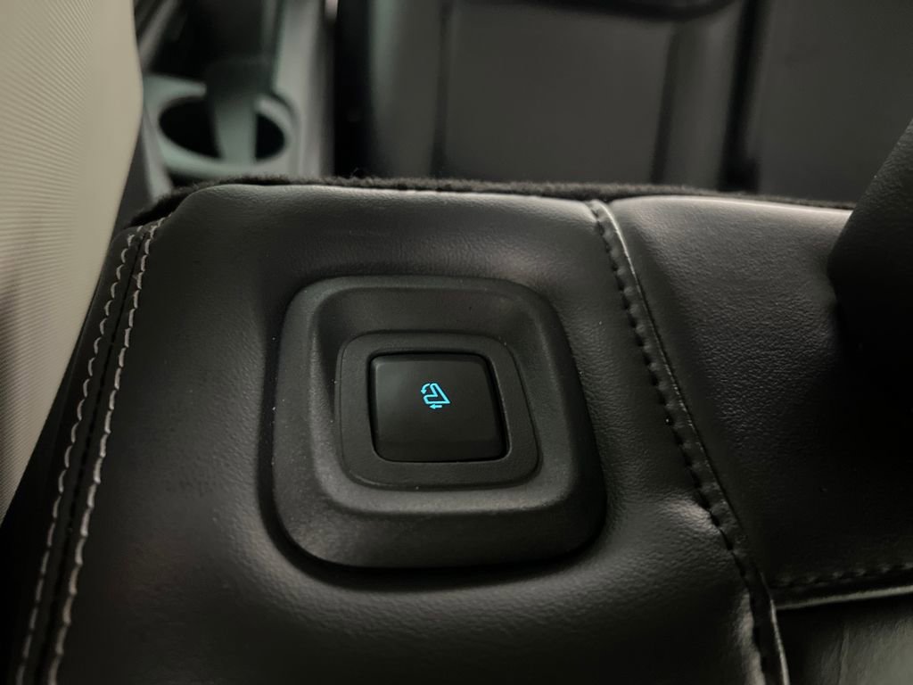 Used 2025 Ford Expedition Platinum AWD/4WD image 19