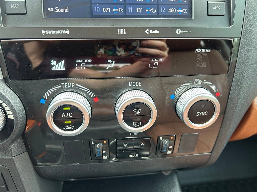 Used 2022 Toyota Sequoia Platinum AWD/4WD image 32