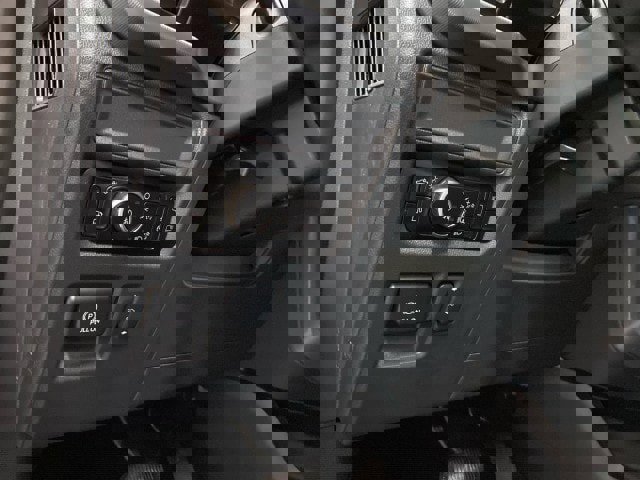 New 2025 Ford F150 Lariat w/ Equipment Group 502A High image 19