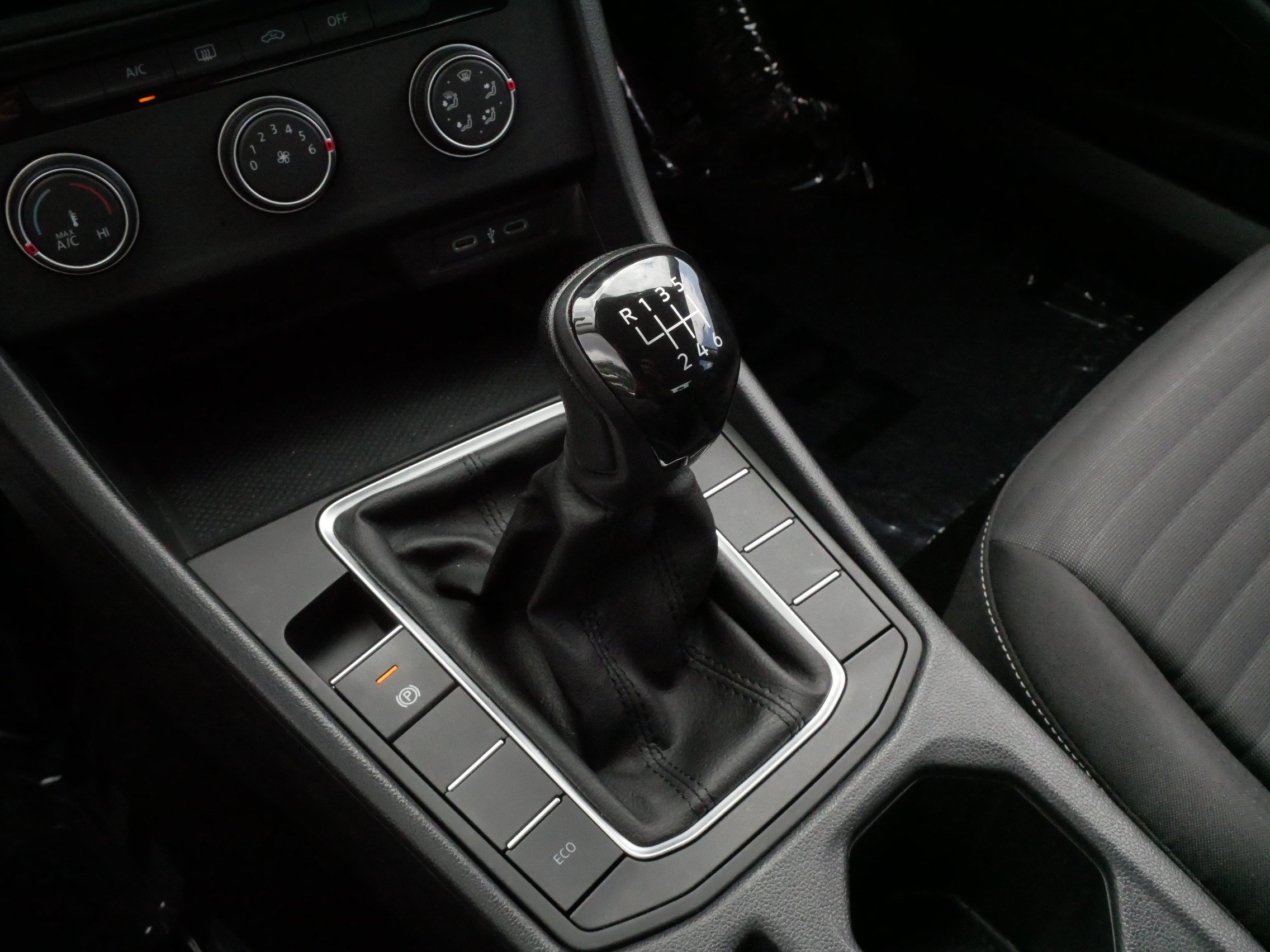 Certified 2023 Volkswagen Jetta S FWD image 24