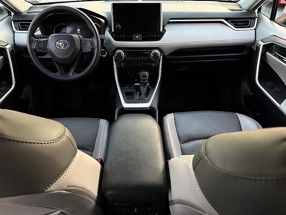 Used 2024 Toyota RAV4 XLE w/ Convenience Package image 6