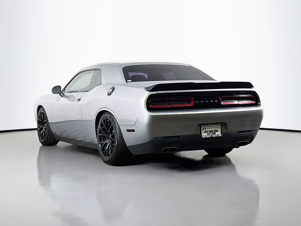 Used 2016 Dodge Challenger SXT image 5